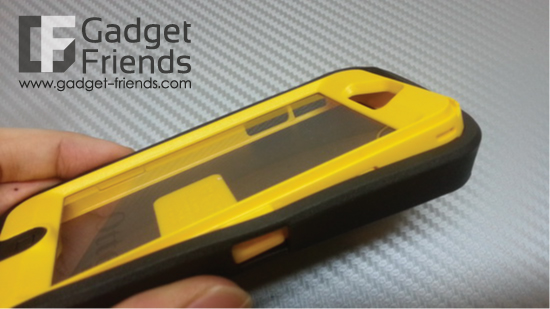 Otterbox iPhone 5 Defender Otter Character Sereis เคสมือถือ เคส iPhone5 สุดแจ่มมาพร้อมกับ Grip และลวดลายแมวน้ำตามแบบฉบับ Otterbox เท่โดดเด่นพร้อมการปกป้องสูงสุด 3 ชั้น สะดวกพกพาไปทุกที่